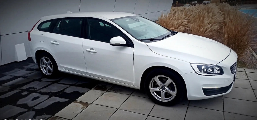 Volvo V60 cena 39900 przebieg: 270000, rok produkcji 2017 z Świebodzin małe 277